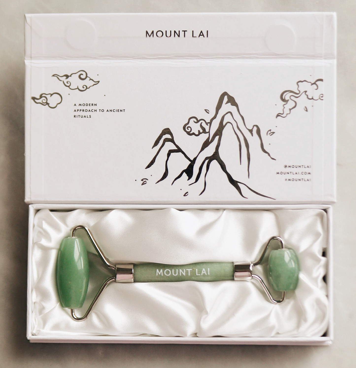 Mount Lai De-Puffing Jade Facial Roller